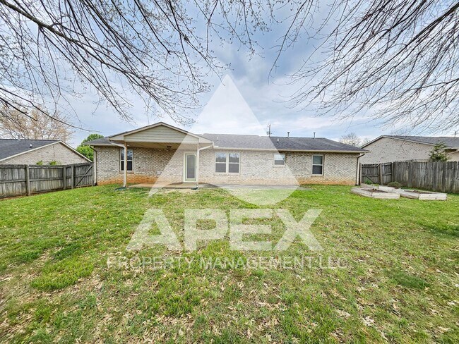 Building Photo - Beautiful 3 Bd/2 Ba Brick Single Family Home w/2-Car Garage in Powell!