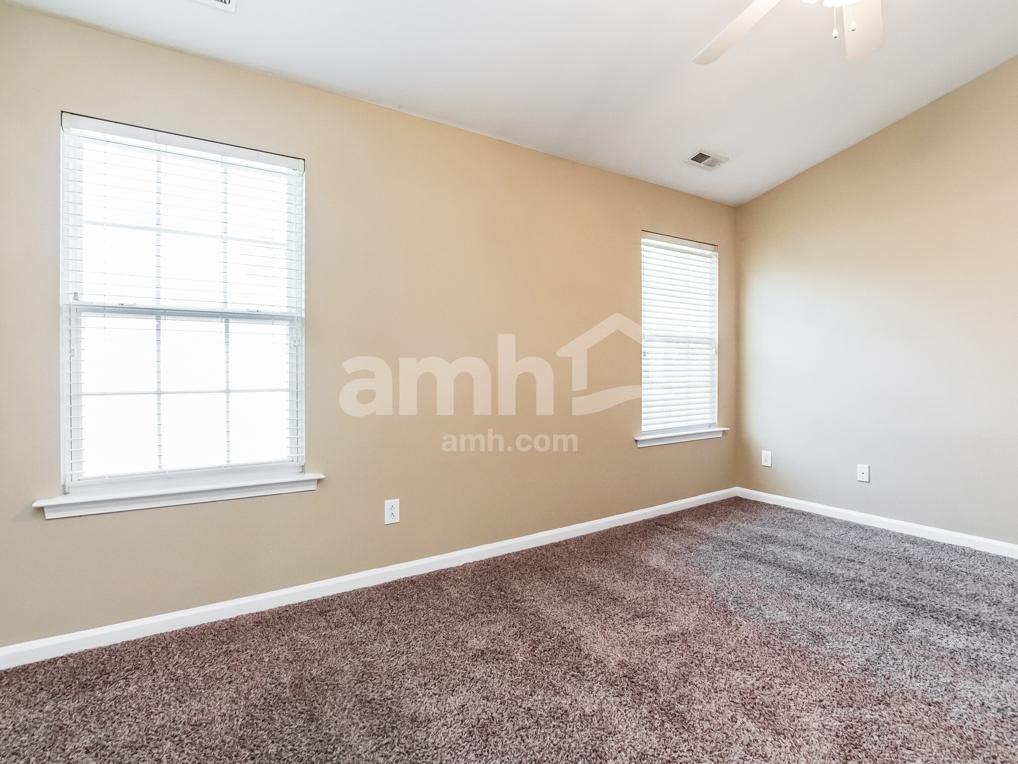 Building Photo - 5436 Kissimmee Ln