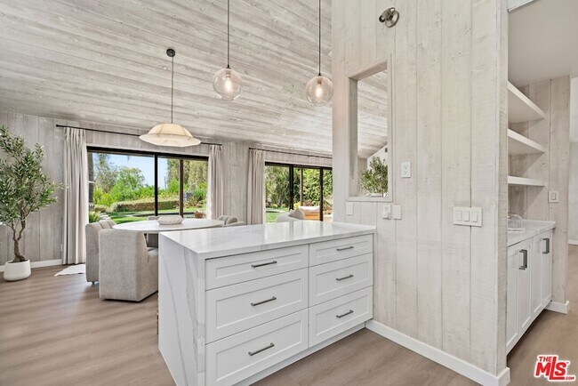 Building Photo - 28036 Sea Ln Dr
