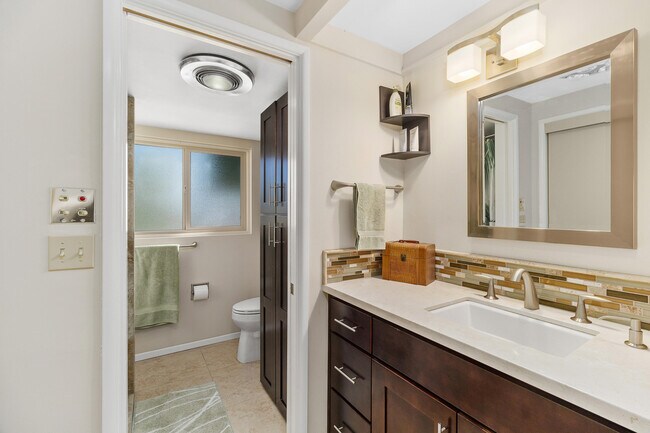 Building Photo - 70801 Fairway Dr