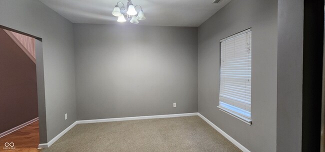 Building Photo - 5923 Edelle Dr