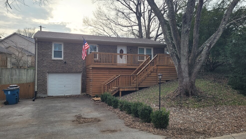 Front - 400 N Third Ave