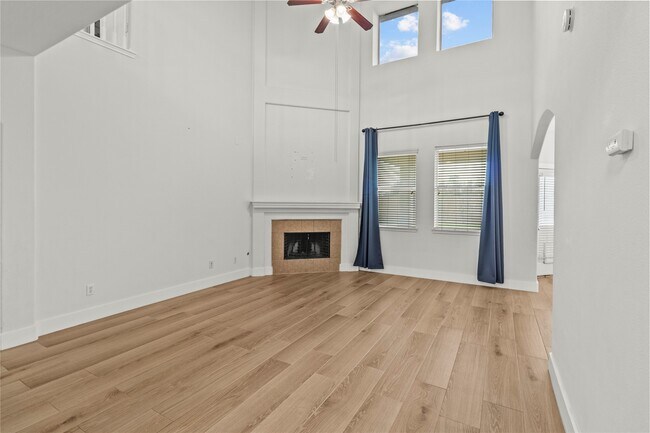 Building Photo - 518 Saffron Ct