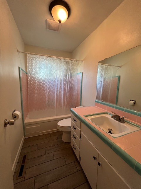 Building Photo - 644 W 4th Ave