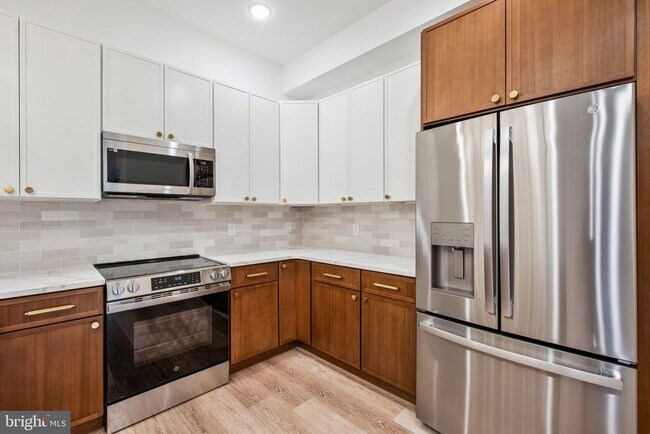 Building Photo - 5034 Florence Ave