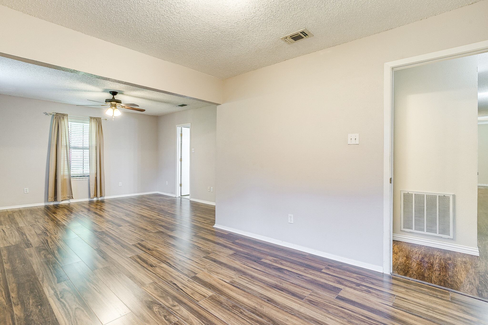 Building Photo - 1104 Sproles Dr