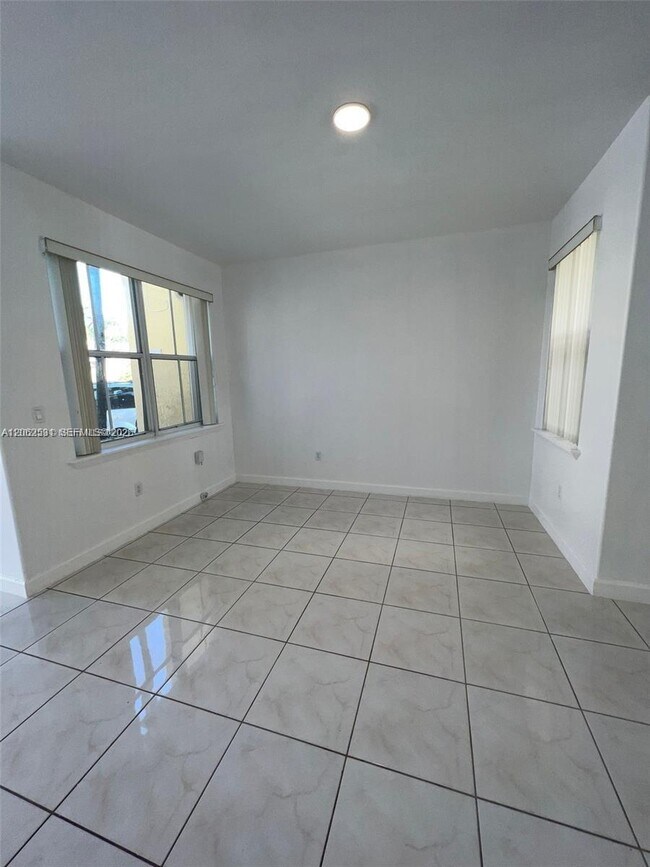 Building Photo - 4847 NW 108th Ct