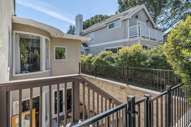 Building Photo - 530 Irven Ct