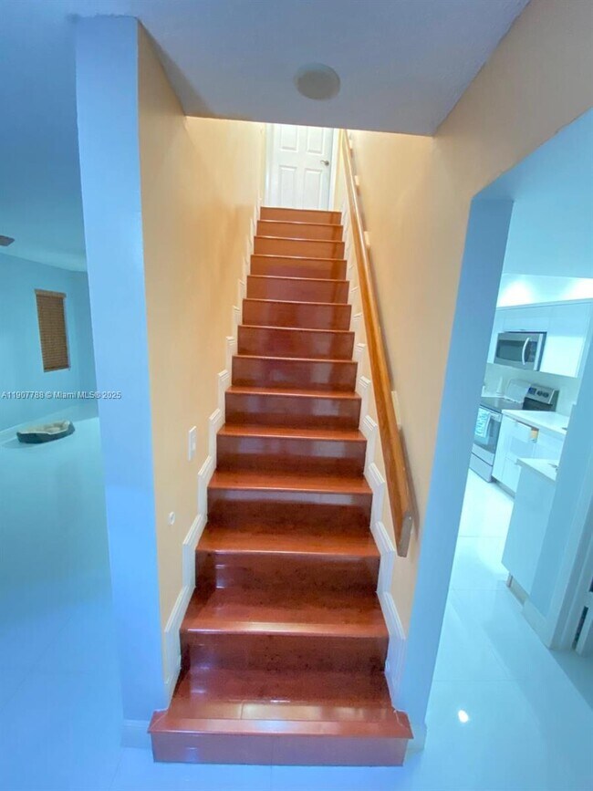 Building Photo - 10934 SW 146th Ave