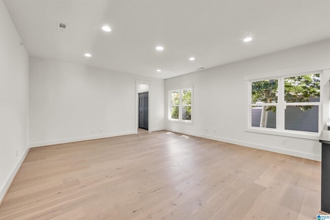 Building Photo - 4115 4th Ave S