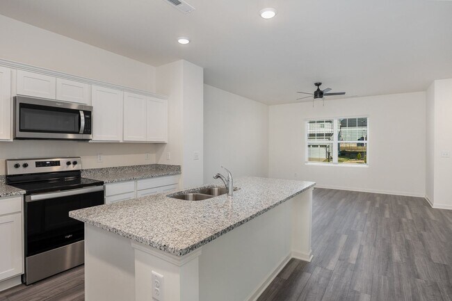 Building Photo - Absolutely Beautiful Townhome in Lovely Wake Forest Community