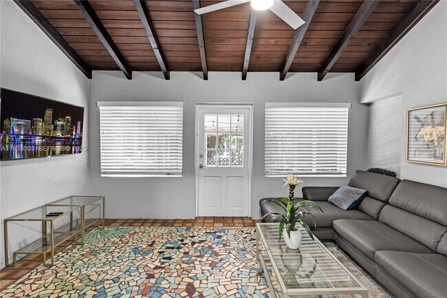 Building Photo - 427 NE 107th St