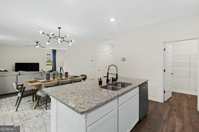 Building Photo - 3645 Beaconfield Ct SE