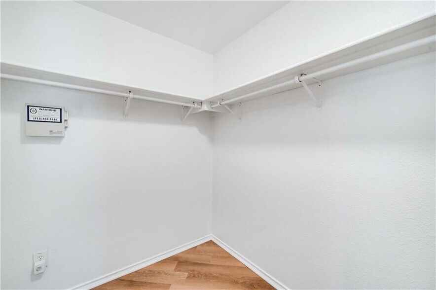 Building Photo - 2618 Byfield Dr