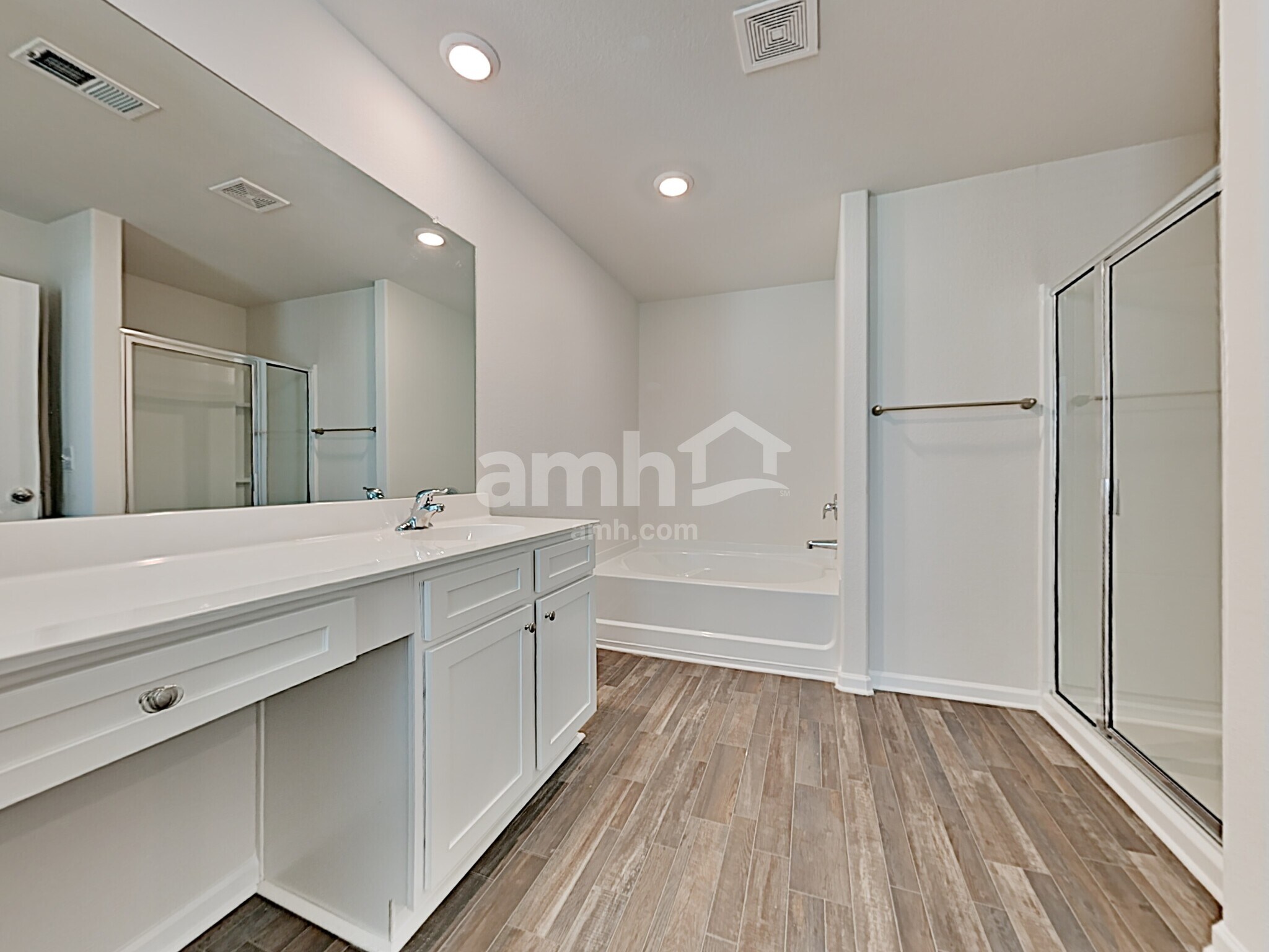 Building Photo - 3022 Wingadee Dr