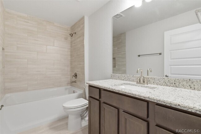 Building Photo - 336 W Rexford Dr
