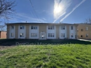 Building Photo - 1039 5th St