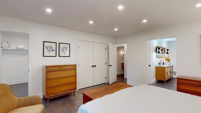 Building Photo - 11833 Overlook Dr