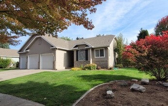 Building Photo - CDA Place Neighborhood- 4 bed with basement, cul de sac