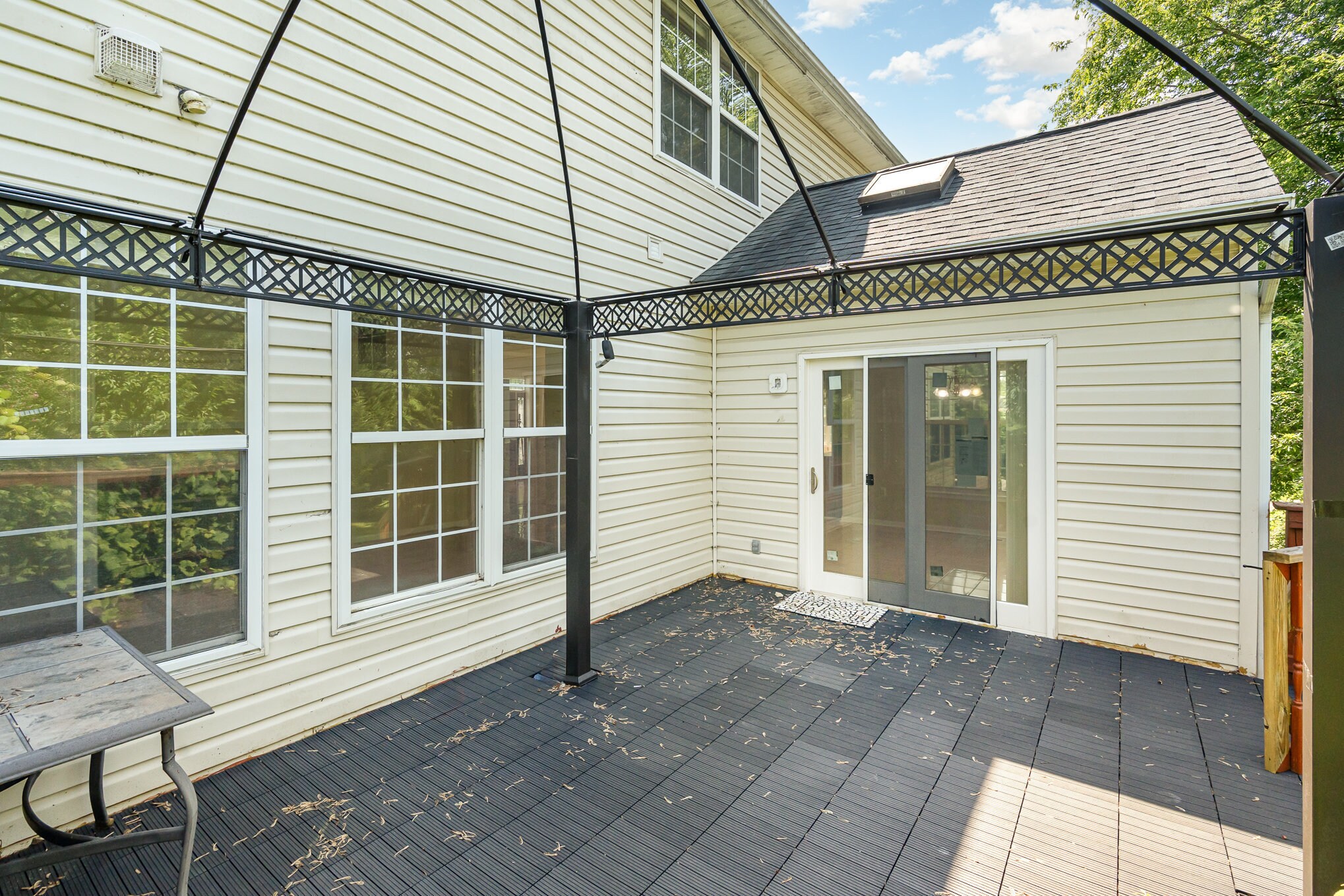 Building Photo - 200 Woodgreen Cir