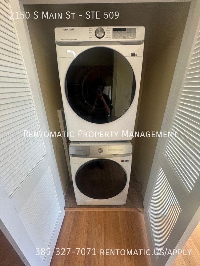 Building Photo - 2150 S Main St