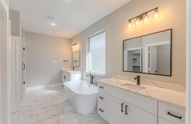 Building Photo - 15034 Wunderlust