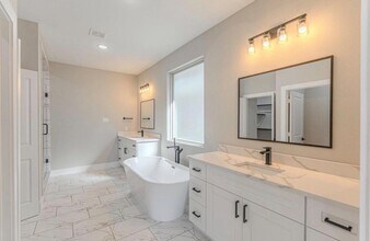 Building Photo - 15038 Wunderlust