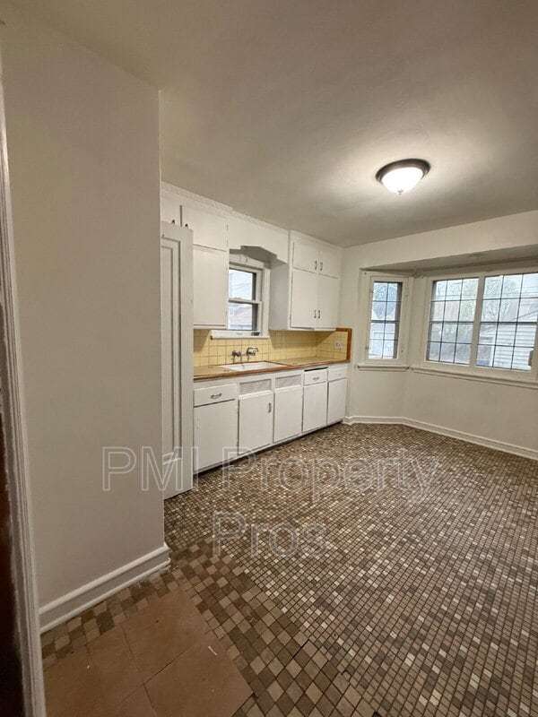 Building Photo - 4139 N 50th St