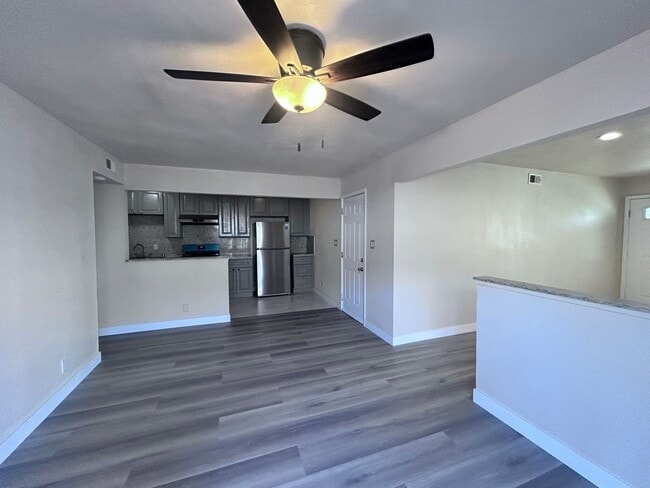 Building Photo - 208 Talisman Dr