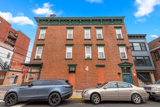Building Photo - 38 Sherman Ave