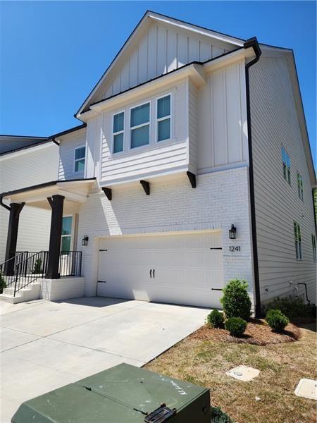 Building Photo - 1241 Westshore Dr