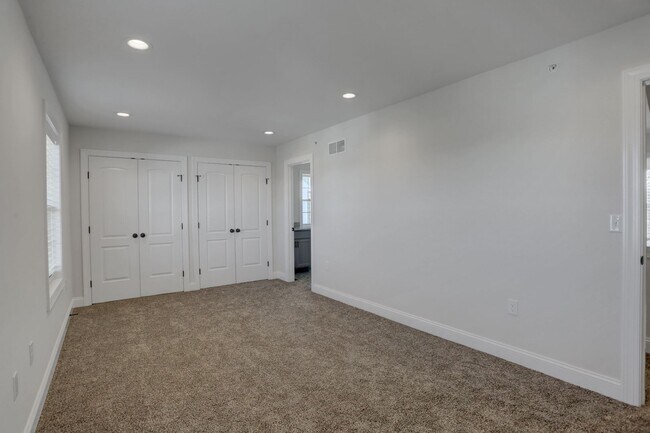 Building Photo - 973 Old Elizabethtown Rd