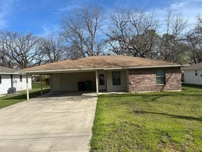 Building Photo - 1405 Cherry St