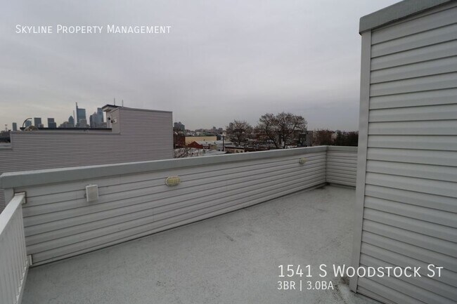 Building Photo - 1541 S Woodstock St