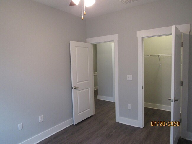 Building Photo - 267 N Sand Palm Rd