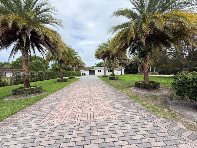 Building Photo - 5488 Fearnley Rd