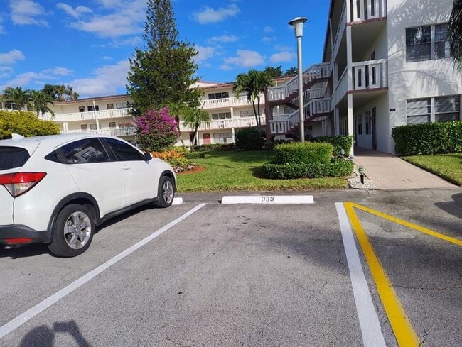 Primary Photo - 332 Fanshaw H