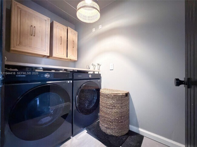 Building Photo - 760 Windtree Way