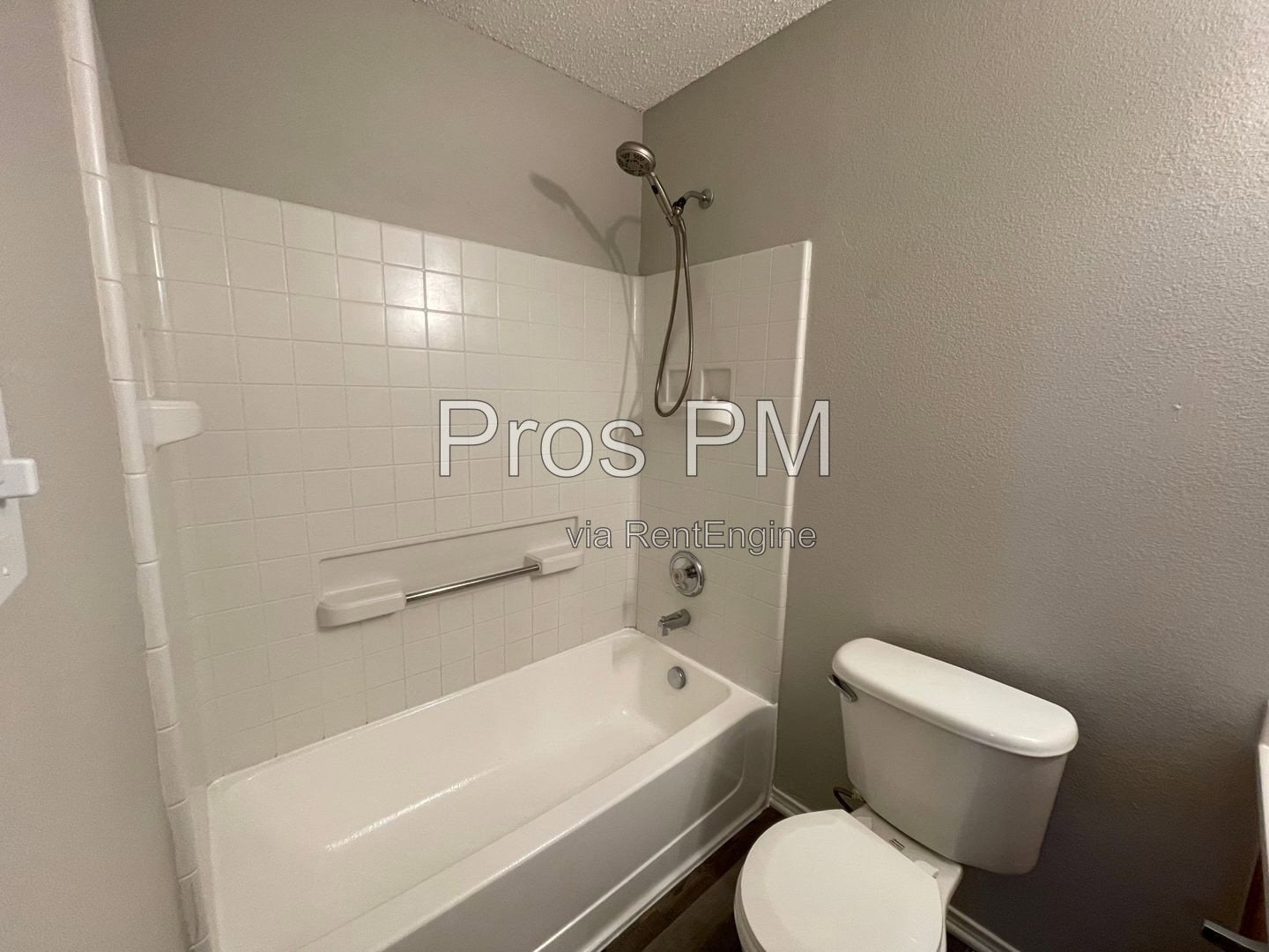 Building Photo - 5013 Waterford Dr