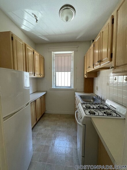 Building Photo - 1148 Commonwealth Ave