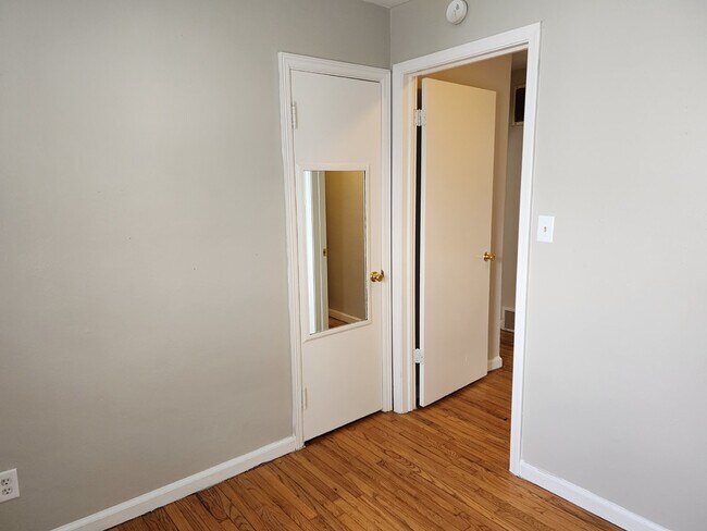 Building Photo - Charming 3 Bedroom Home in Indianapolis with Spacious Layout and Convenient Location!
