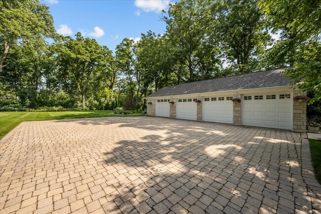 Building Photo - 425 Orchard Ln