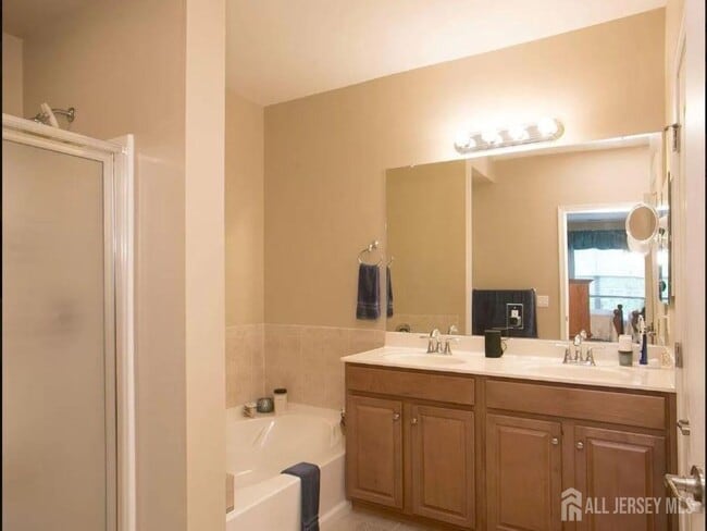 Building Photo - 2423 Edward Stec Blvd