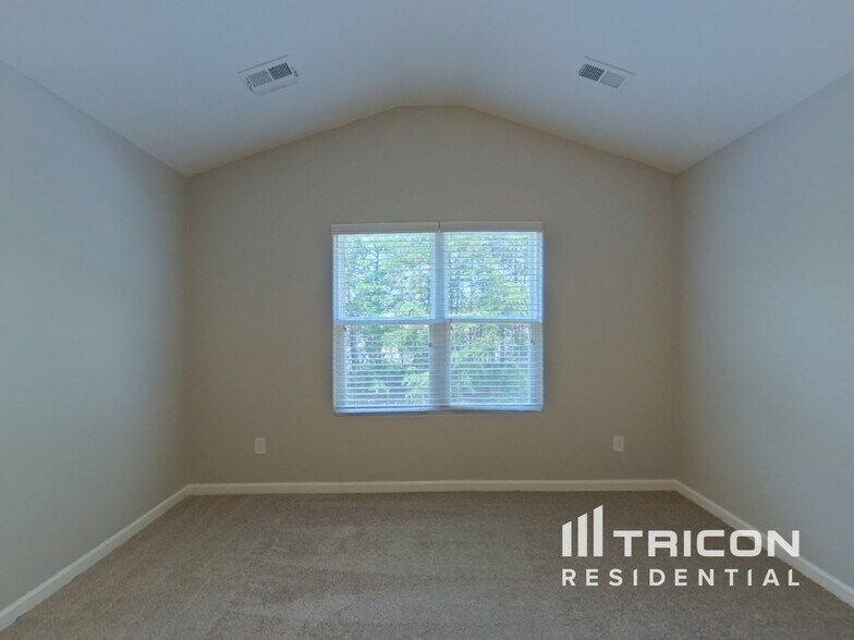 Building Photo - 2625 Meadow Crossing Dr