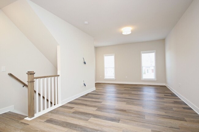 Building Photo - Dog-Friendly Old Trail Townhome