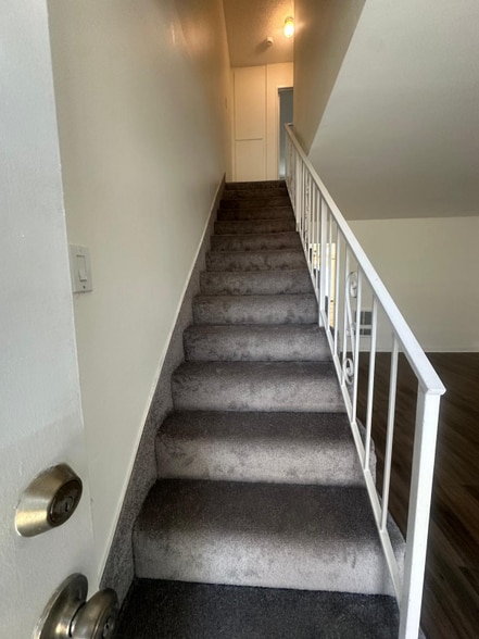 Building Photo - 8533 Rose St