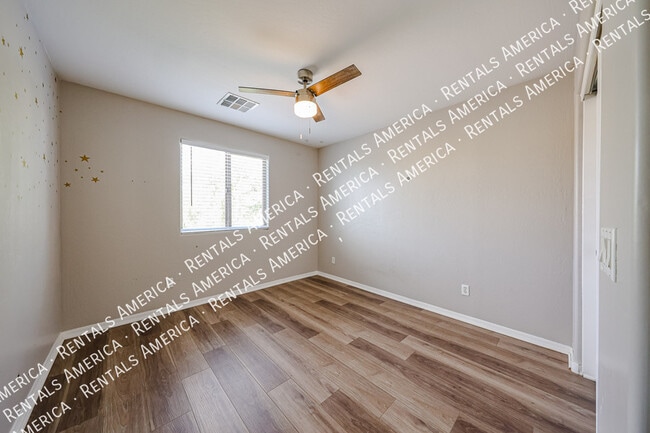 Building Photo - 7223 N 73rd Dr
