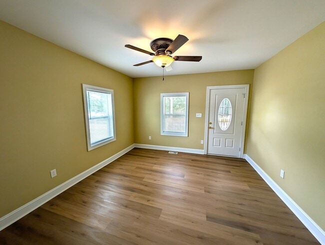 Building Photo - 100% Updated Home!  Sterling Elementary School! Easy Access I-485!