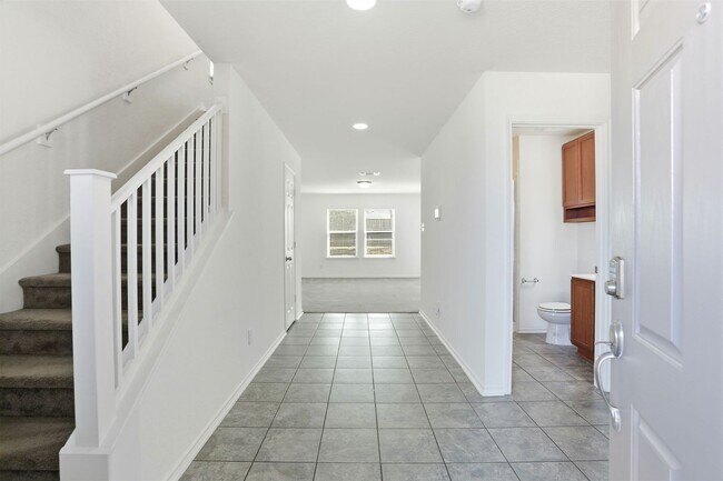 Building Photo - Spacious 4-Bedroom Home with Flexible Floor Plan in Growing West San Antonio