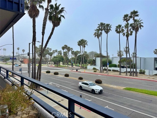 Building Photo - 230 S Catalina Ave